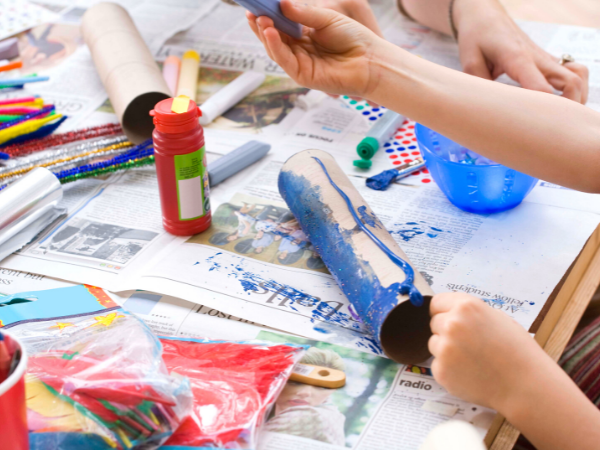 Find those last minute summer activities your kids will enjoy, such as making a craft together.